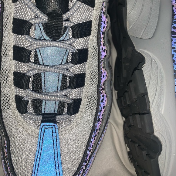 NIKE AIR MAX 95 - Picture 4 of 5